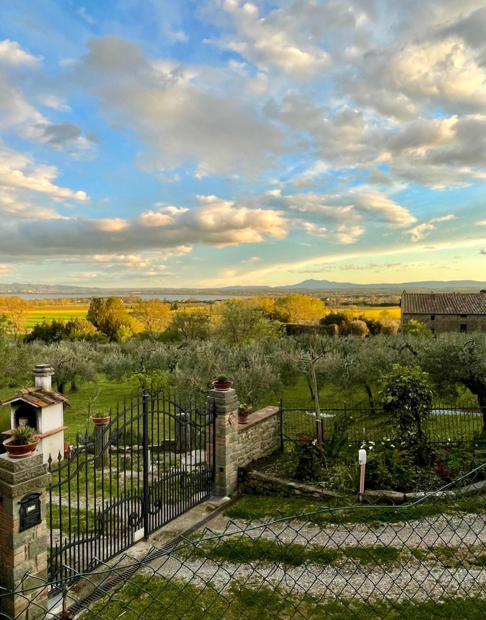 Private Stone Cottage With Starlink & Lake View Tuoro sul Trasimeno Exterior foto